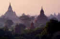 Bagan Sunrise 5.jpg (125434 bytes)